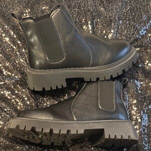 Black Chelsea style Boots